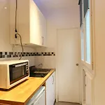 Beautiful Studio In The Heart Of The 11Th In Paris